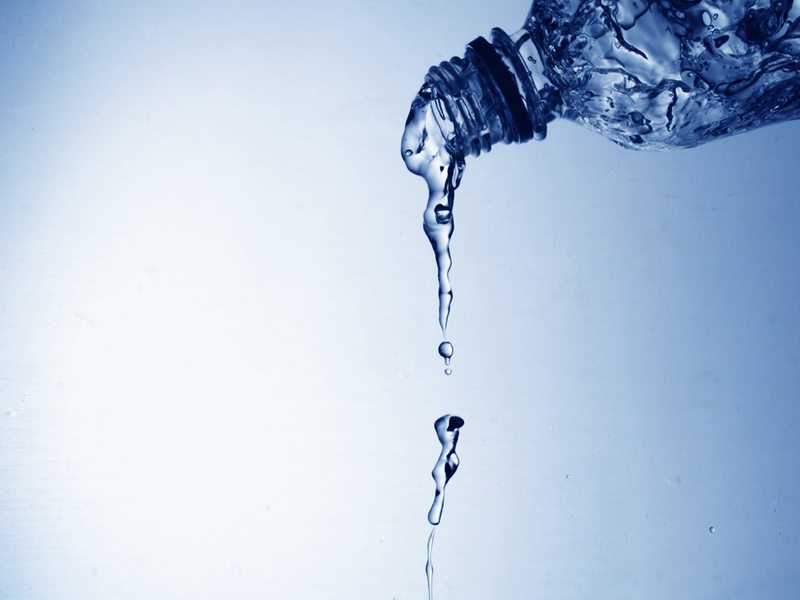 我国各地的水价飞涨，群众称先解决水质问题