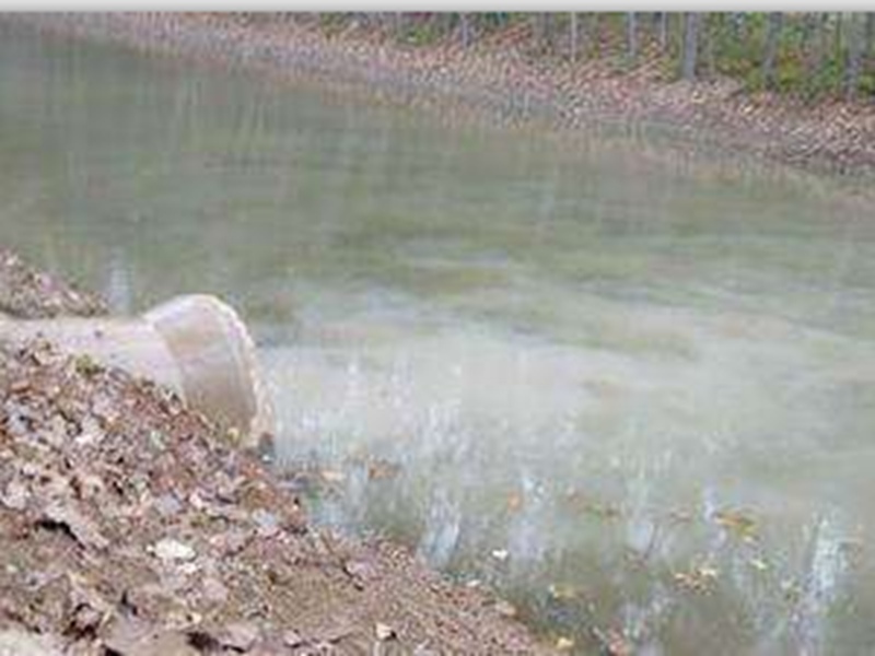麻城市元恒化工公司偷排污水进河道